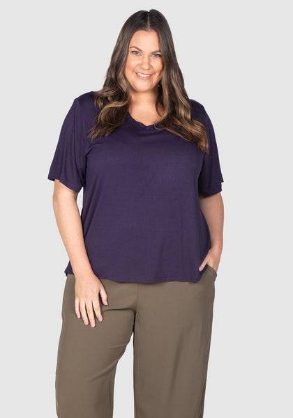 Kelly Dipped Hem T-Shirt - Navy